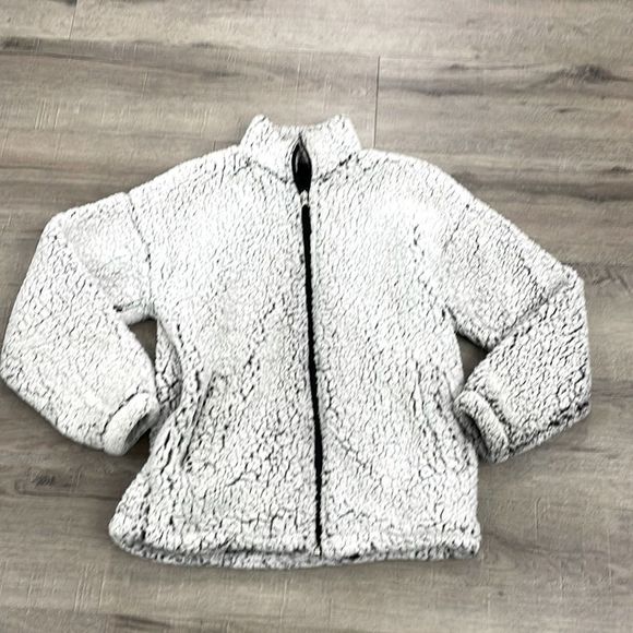 Forever 21 Jackets & Blazers - Forever 21 White Teddy Zip-Up Jacket